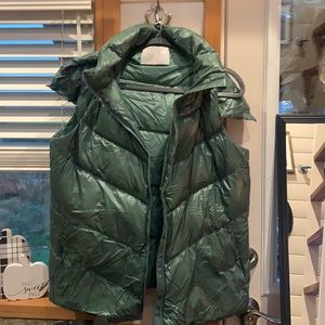 Athleta Lofty Down Vest in Juniper Green